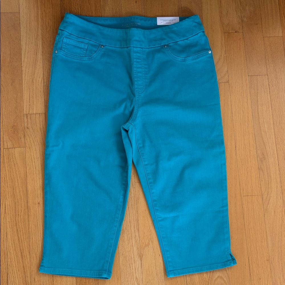 Chico's Vibrant Blue Pull-On Capri
